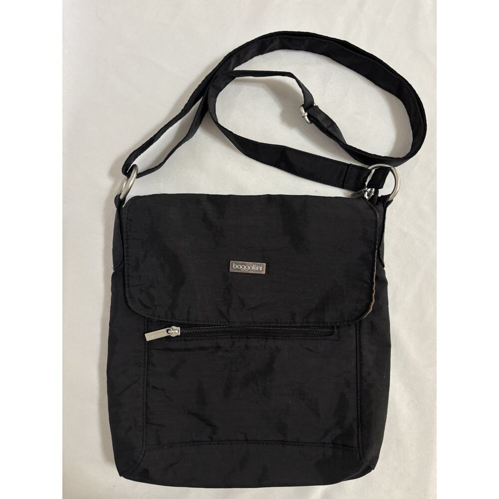 Baggallini Crossbody Black Medium Purse Travel Pockets Nylon Adjustable Bag